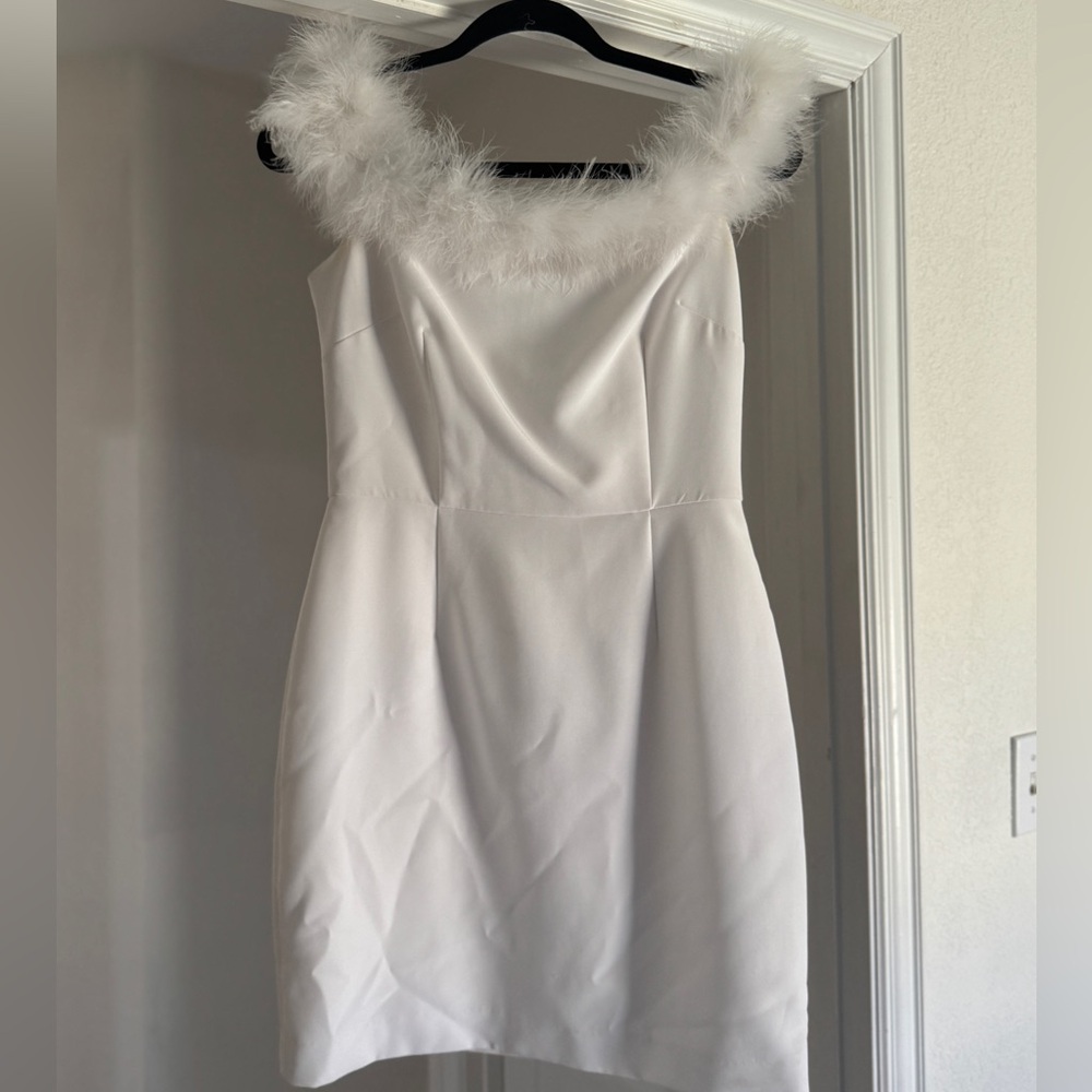 Short white feather collar cocktail dress